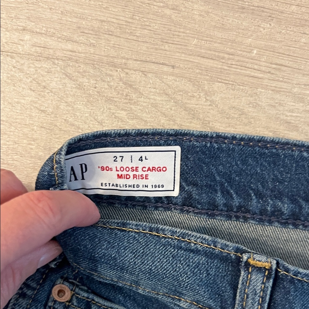 GAP Women's Relaxed Blue Jeans - Picture 2 of 4